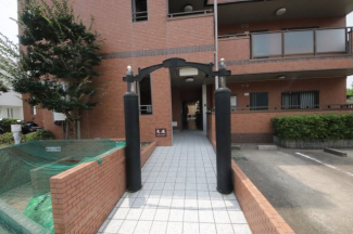 毎日通るエントランスはこのようになっています