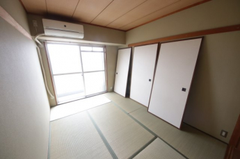 ゆったりとくつろげる和室です