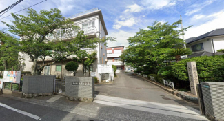 松山市立湯築小学校まで304m