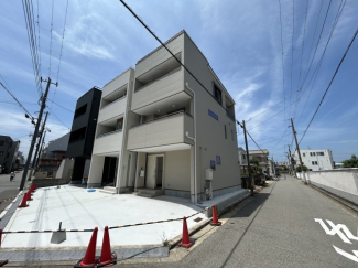 【前面道路含む現地写真】