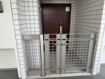 【玄関】