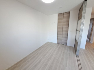 【寝室】