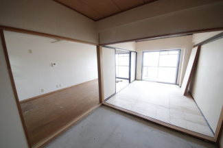 来客時にも便利な和室付き