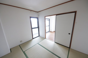 和室、ちょっとしたくつろぎスペースにいかがでしょうか
