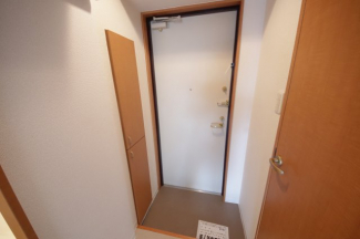 シンプルで使いやすい玄関です