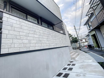 駐輪スペース。バイク５０ｃｃ以上は税別月額１，０００円