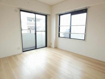 東南角部屋・２面採光の明るいお部屋