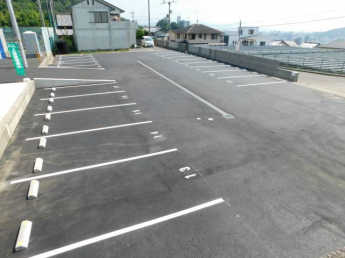 【駐車場】