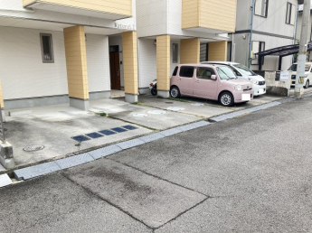 【駐車場】
