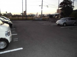 【駐車場】