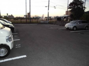 【駐車場】