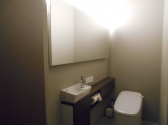 清潔感のあるトイレです