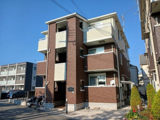 落ち着いた雰囲気の外観です