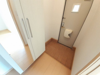 落ち着いた玄関です