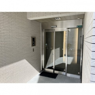 毎日通るエントランスはこのようになっています