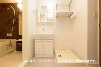 明るい洗面所です