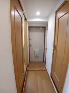 収納もある玄関です
