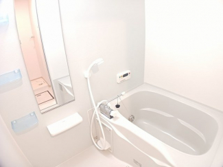 コンパクトで使いやすいお風呂です