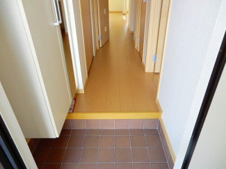 明るい玄関です