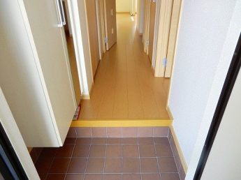 明るい玄関です