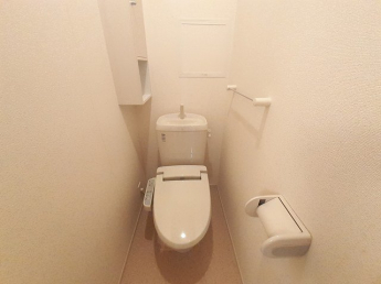 コンパクトで使いやすいトイレです