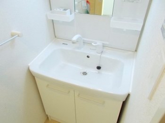 コンパクトで使いやすい洗面所