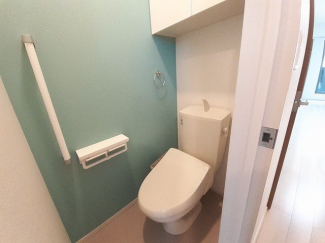 コンパクトで使いやすいトイレです
