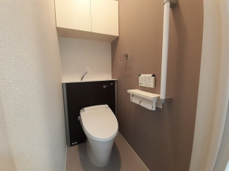 コンパクトで使いやすいトイレです