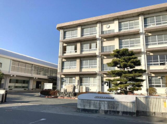 松山市立南第二中学校まで813m