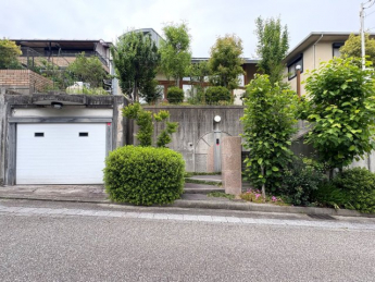 外観　南側道路から