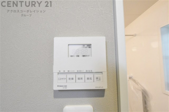 暖房機能があるため、冬場でも温かい浴室で入浴でき、乾燥機能があるため、水気を素早く取り除けます。また、換気機能があるため、湿気を素早く排出してカビや雑菌の発生を防ぐことができます。