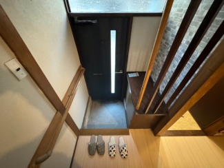 収納もある玄関です