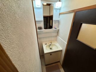 使いやすい独立洗面台です
