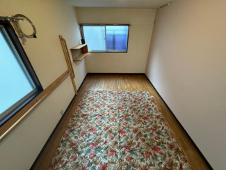 ゆったりした洋室です