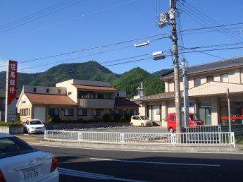 但馬銀行柏原支店まで610ｍ