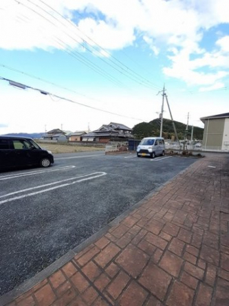 【駐車場】