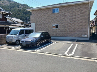 【駐車場】