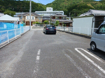 【駐車場】