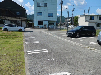 【駐車場】