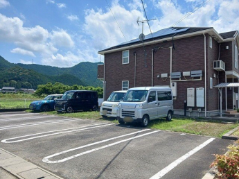 【駐車場】