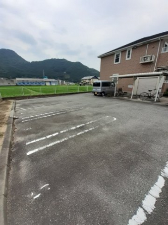 【駐車場】