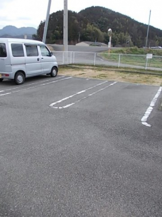 【駐車場】