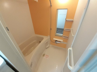 ゆったり過ごせるお風呂です
