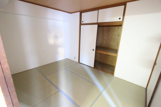 使い勝手のいい寝室です