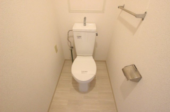コンパクトで使いやすいトイレです