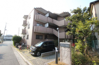 落ち着いた雰囲気の外観です