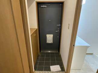明るい玄関です