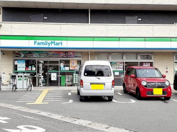 ファミリーマート魚住四丁目店まで180m
