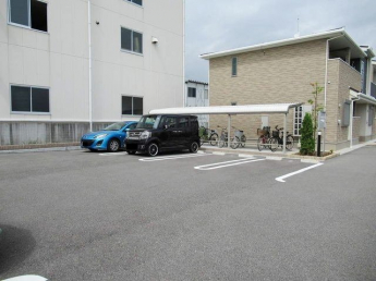 【駐車場】