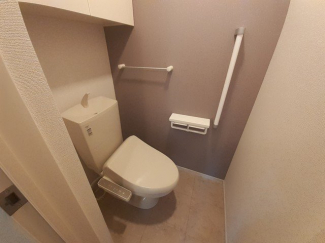 コンパクトで使いやすいトイレです